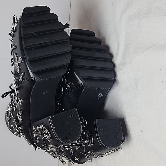 Dolls Kill Widow Idol Worship Charm Platform Boots Size 8 Goth Near New - Picture 5 of 14